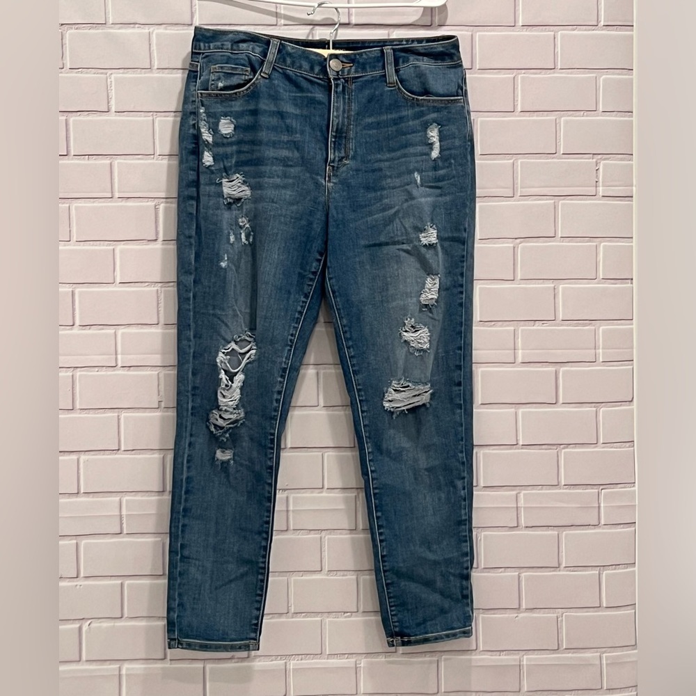 BELLE SKY mom distressed blue jeans /size 10